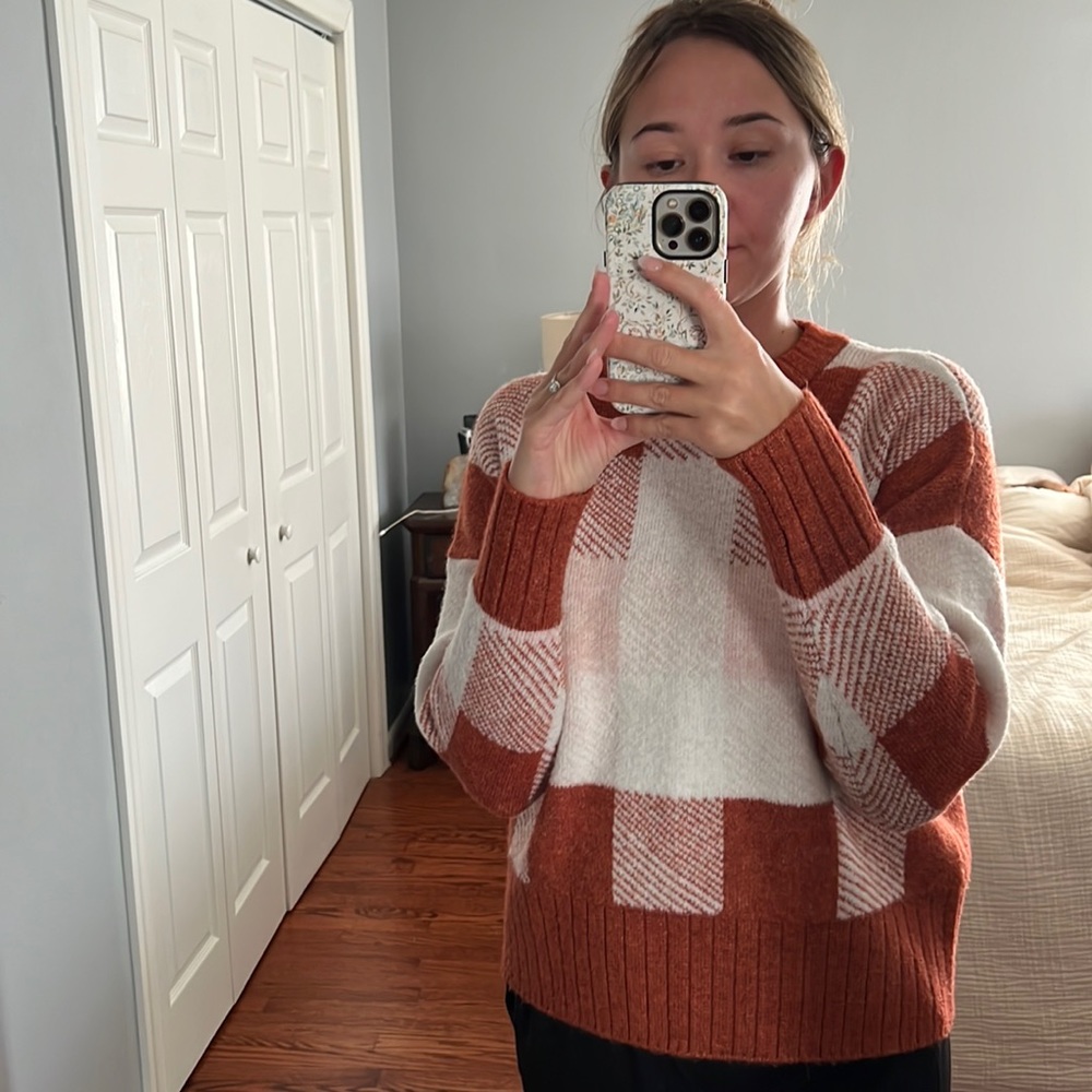 Target gingham Sweater. Size M. Smoke free/pet free home.